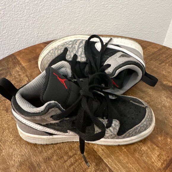 Nike Air Jordan 1 Mid SE - Picture 6 of 9